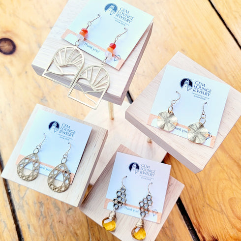 Minimalist Wavy Disc Gold Earrings